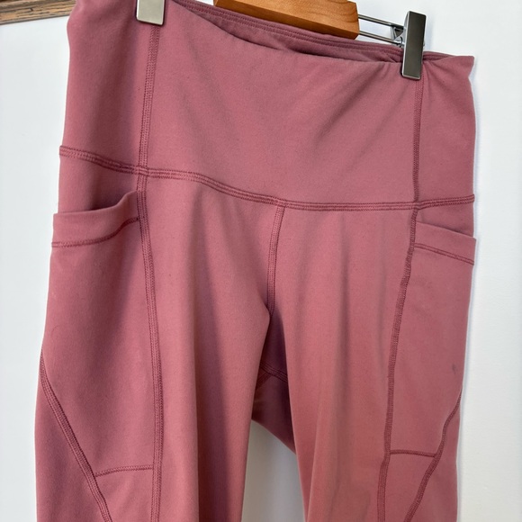 Old Navy Pants - Old Navy Active Mauve Cropped Leggings - size Small (fit like XS)